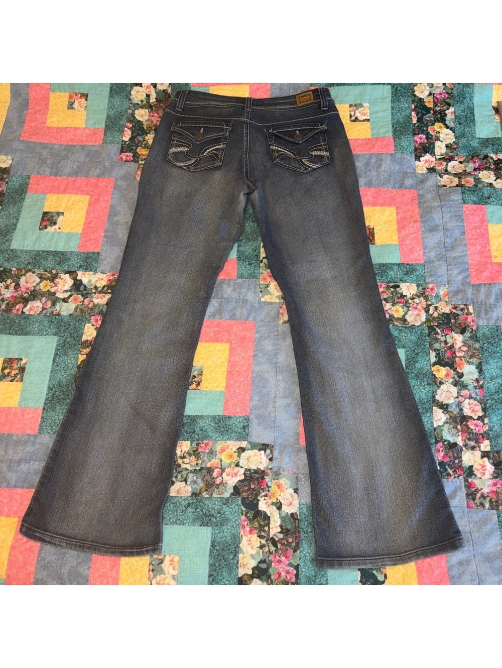 Lei Sophia Hipster Flare Jeans Woman’s Size 9 Regular With back Detail